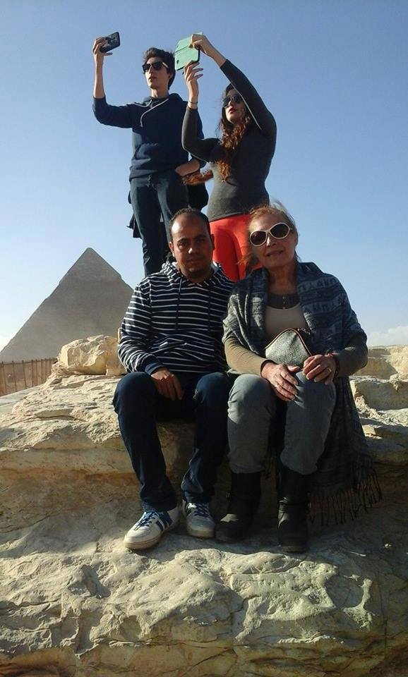 Budget Day Tour to Giza Pyramids and Egyptian Museum