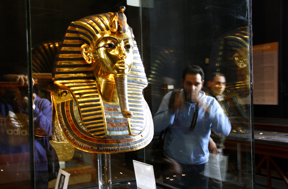 Budget day tour to Egyptian Museum Citadel and Bazaar in Cairo 